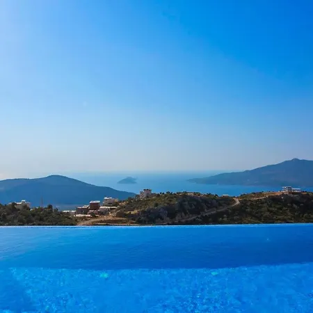 Sleeps 6 With Pool And Air Con Villa Kalkan