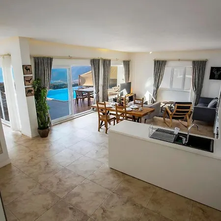 Sleeps 6 With Pool And Air Con * Kalkan