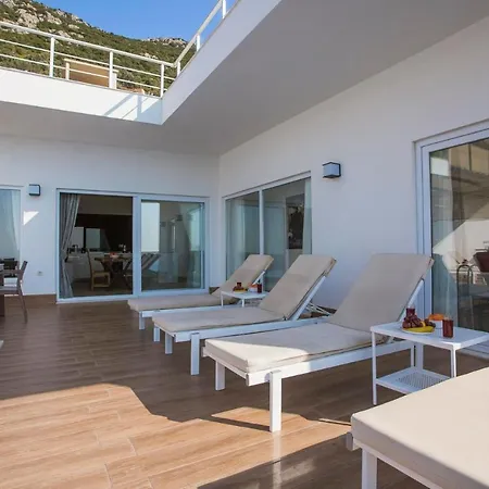 Sleeps 6 With Pool And Air Con Villa *
