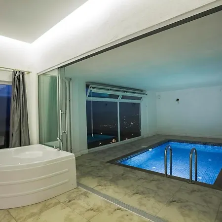 Sleeps 6 With Pool And Air Con Villa *