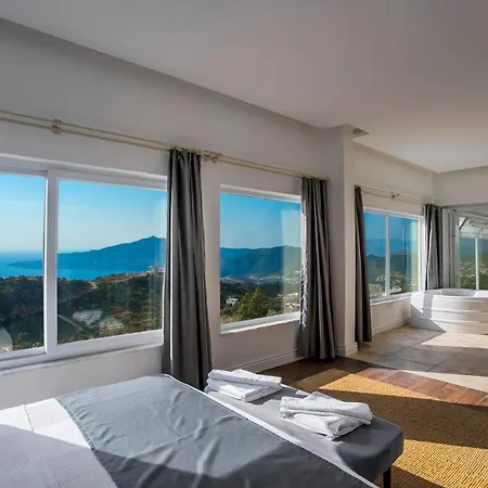 Sleeps 6 With Pool And Air Con Kalkan