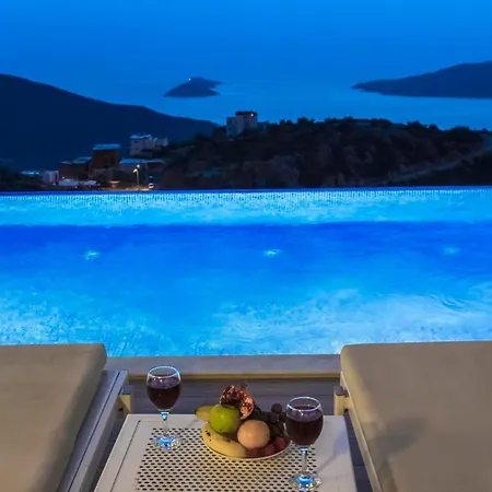 Villa Sleeps 6 With Pool And Air Con Kalkan