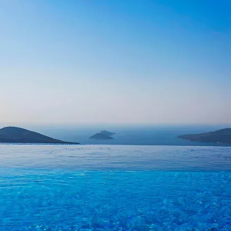 Villa Sleeps 6 With Pool And Air Con *