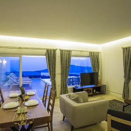 Villa Sleeps 6 With Pool And Air Con *