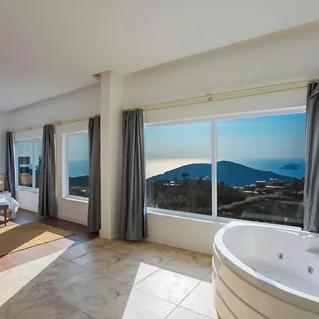 Sleeps 6 With Pool And Air Con Villa