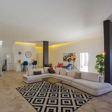 Sleeps 6 With Pool And Air Con Villa *