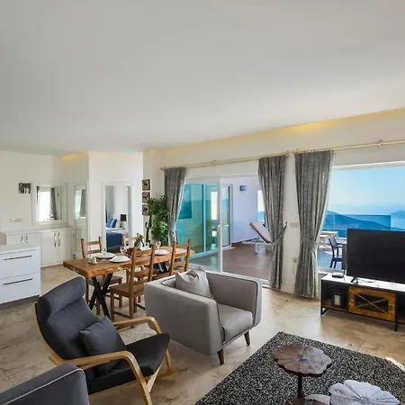 Villa Sleeps 6 With Pool And Air Con Kalkan