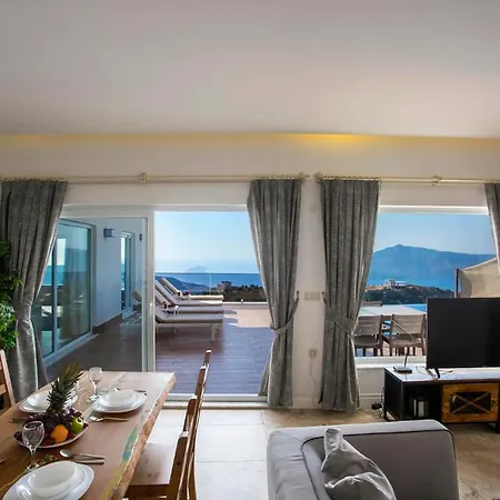 Villa Sleeps 6 With Pool And Air Con Kalkan